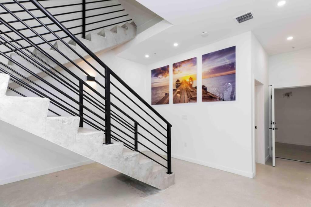 Huge 4 Bedroom Townhouse W/ Private Rooftop & Bbq マイアミ エクステリア 写真